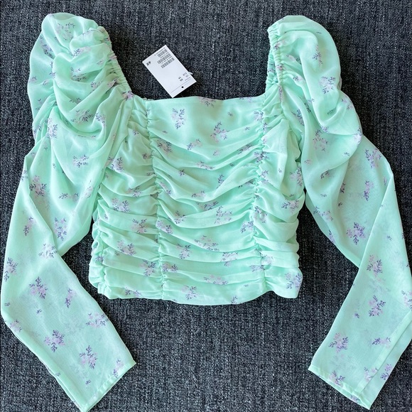 Floral Top - Picture 4 of 5